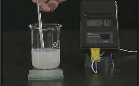 氢氧化钠与水反应产生热量?_初三化学